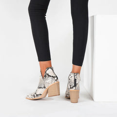 Wild Pointed Toe Notch Chunky Heel Ankle Boots - Snake