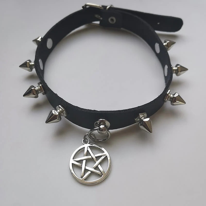 Rivet Punk Star Choker