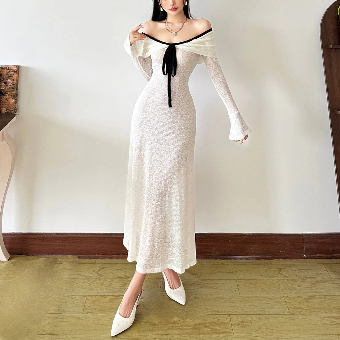French Retro Off-The-Shoulder Long-Sleeved Dress